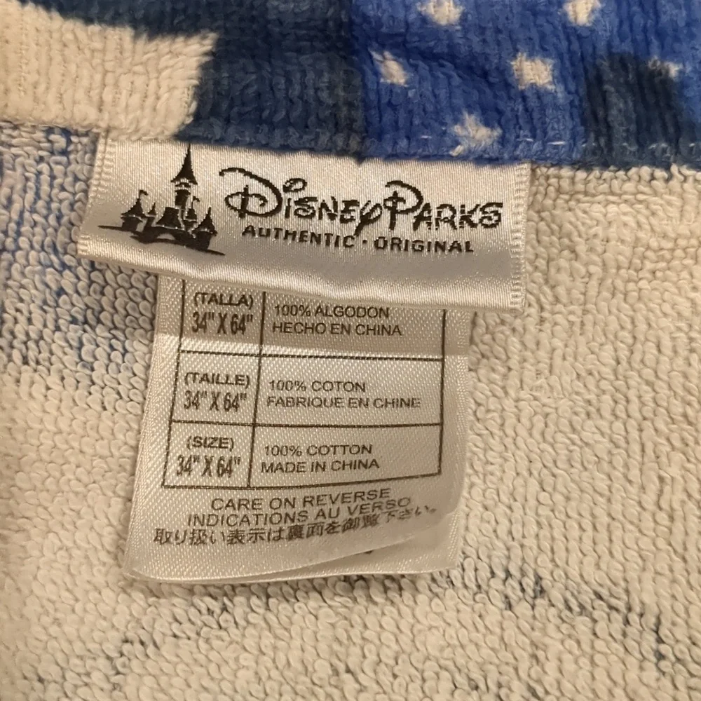 Disney Parks Original Souvenir Epcot One Mouse One World Beach Towel